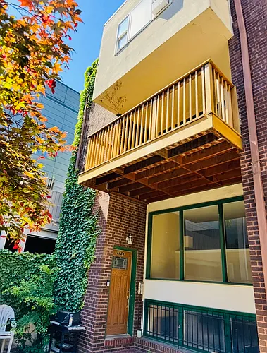 1134 1/2 Lombard St Photo 1