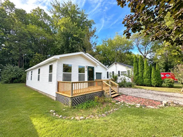 822 Bluewater Dr, Monticello, IN 47960
