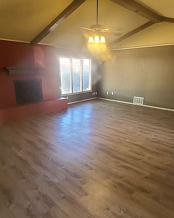 3rd image of 8012 Englewood Ave
