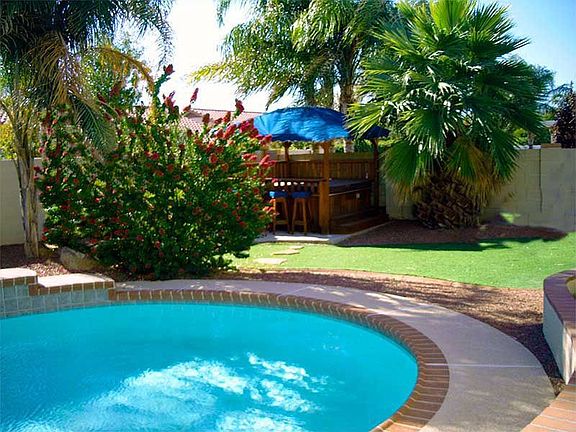 Calavar Hot Tub and Pool