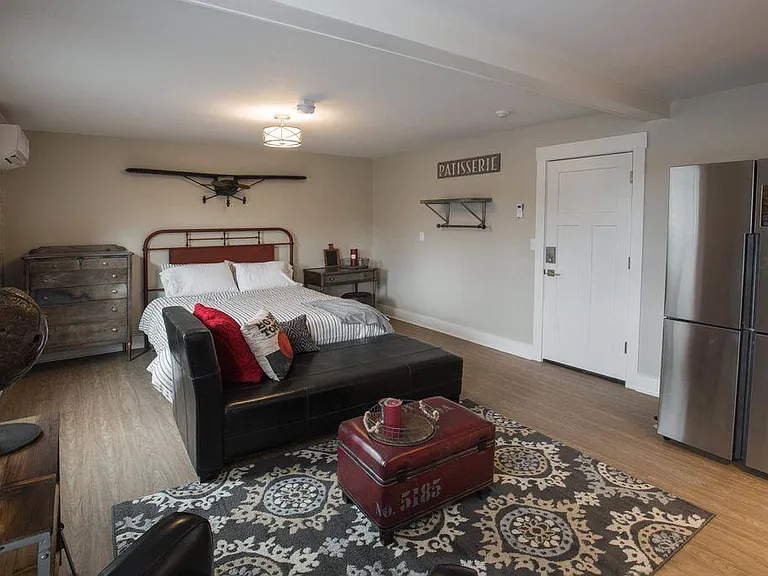 410 W 3rd Ave #207 — Photo 3