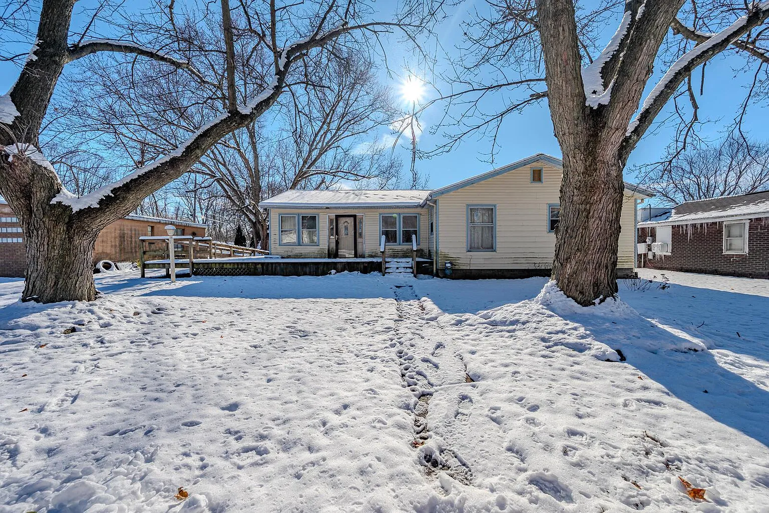 1117 Woodrow Ave photo 1