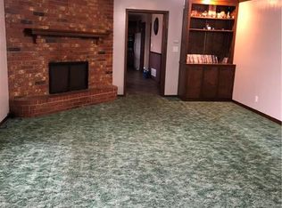 111 W Barton Pl, Nevada, MO 64772