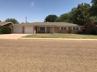 109 Redwood Ln, Levelland, TX 79336