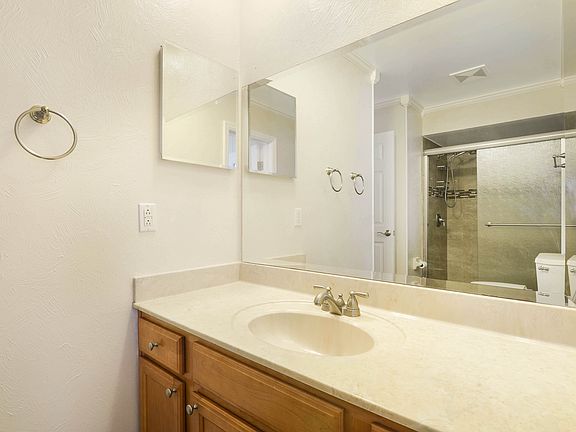 4th image of 8457 Shady Glen Dr