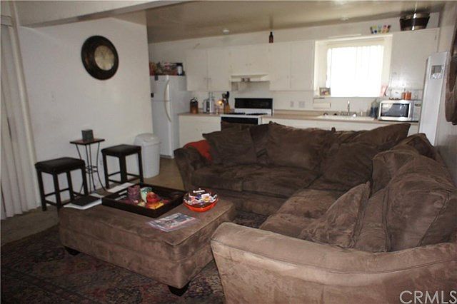 2nd image of 932 Palm Dr