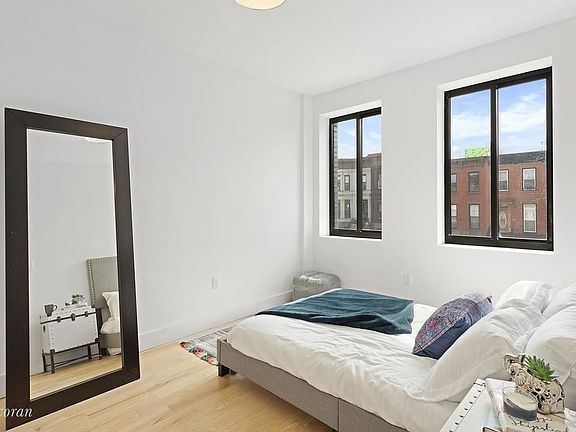 5th image of 813 Jefferson Ave #7