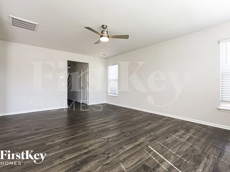 903 Birchcrest Way — Photo 4