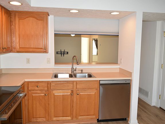 5th image of 9629 Cayes Dr