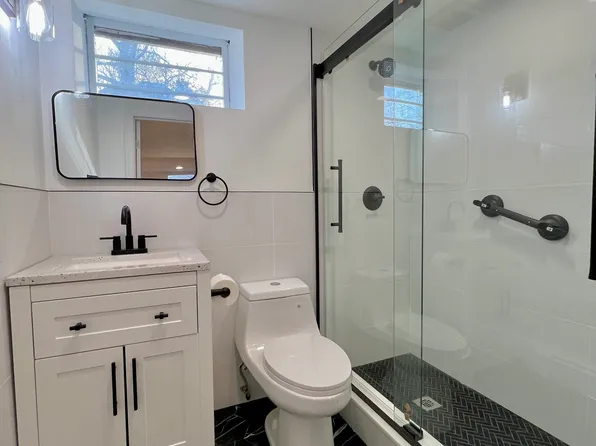 (undisclosed Address), Englewood, NJ 07631