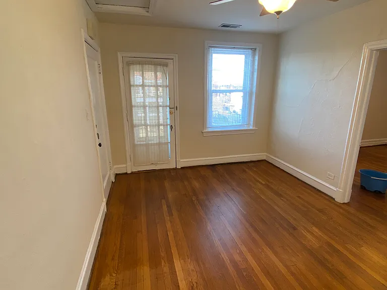 3426 W Grace St #9 — Photo 13
