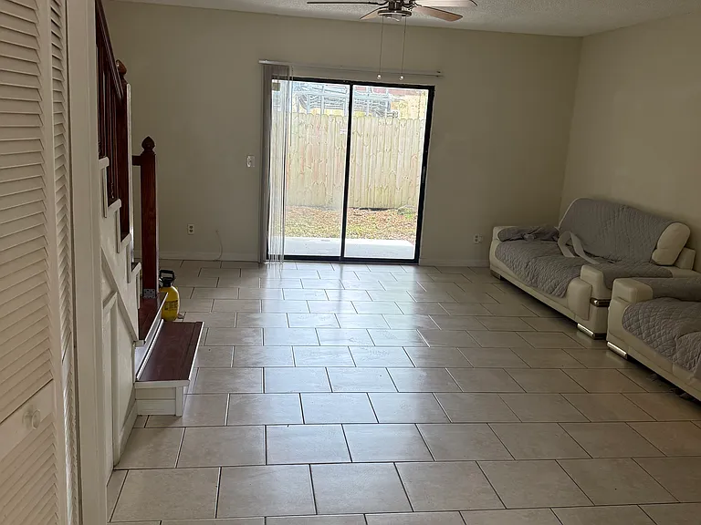 1910 W Sligh Ave #E106 — Photo 3