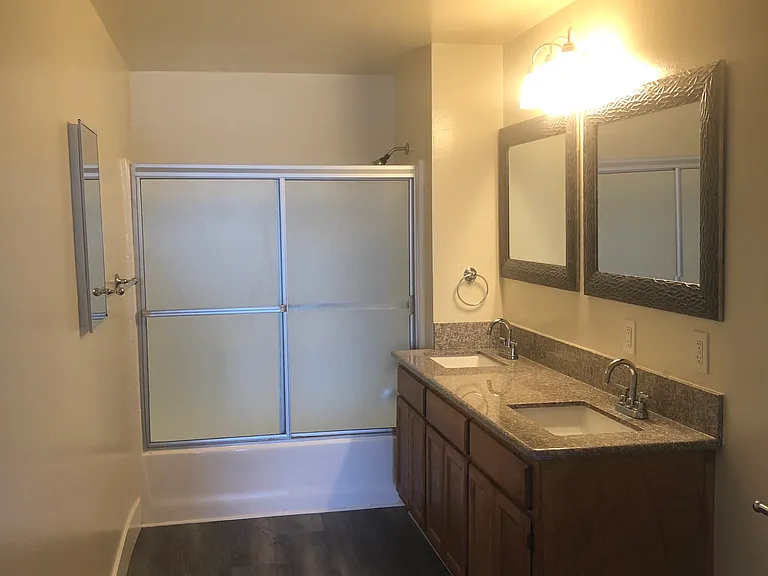 1426 Brockton Ave — Photo 12