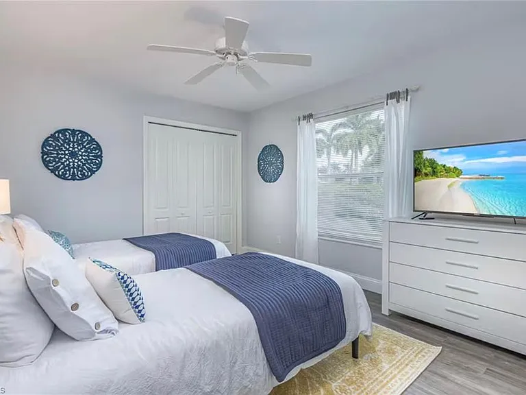 1537 Vintage Ln — Photo 4