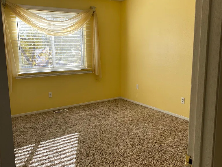 325 Catalina Dr — Photo 7