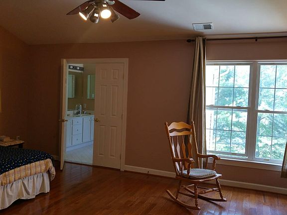 4th image of 29 Calabash Ct