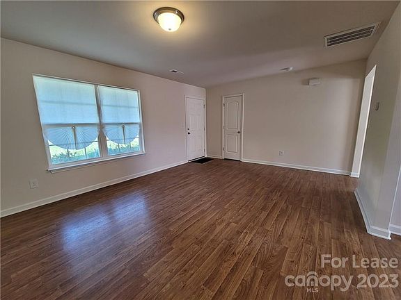 3rd image of 103 Valerie Dr