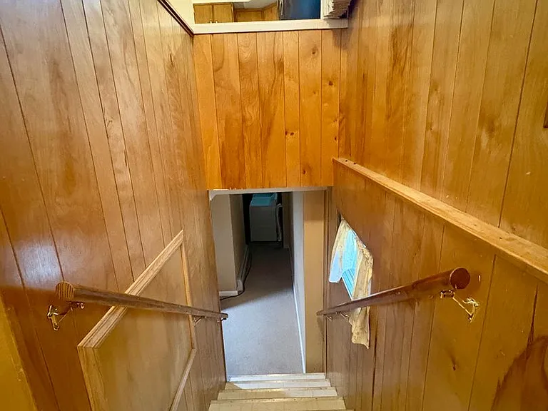 106 Burlington Ave — Photo 24