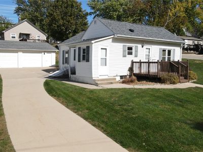 108 E 5th St, Anamosa, IA, 52205