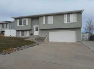 1410 Beaver Dr, Gillette, WY 82718