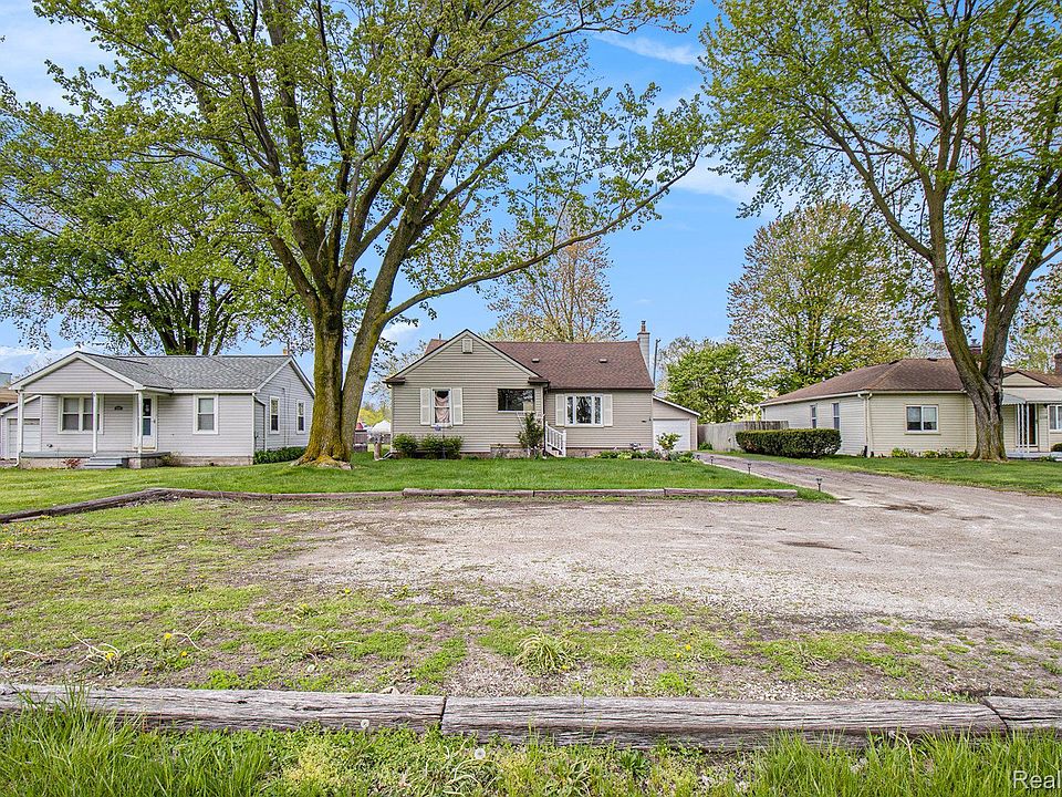 1st image of 21128 Huron River Dr