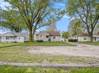 21128 Huron River Dr, Rockwood, MI 48173