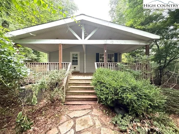 1269 Howell Road, Lansing, NC 28643