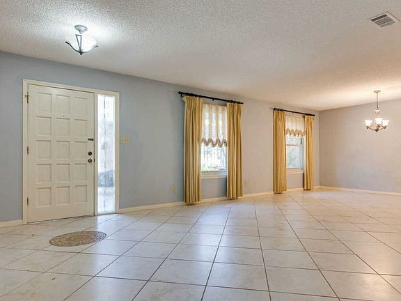 5th image of 6710 Bunker Hill Cir