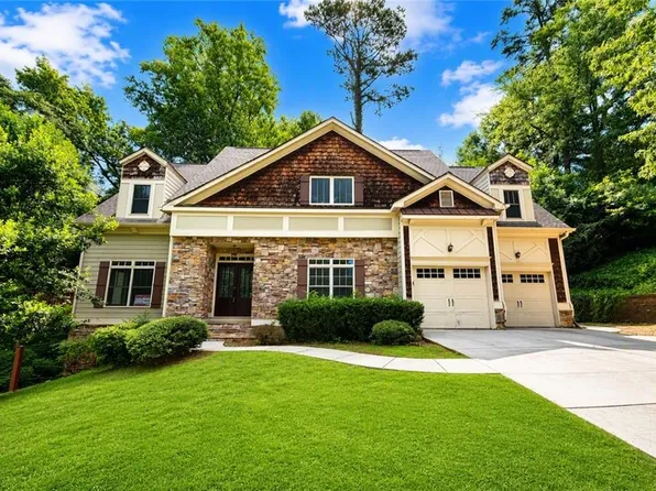 722 Iroquois Dr NE, Marietta, GA 30060