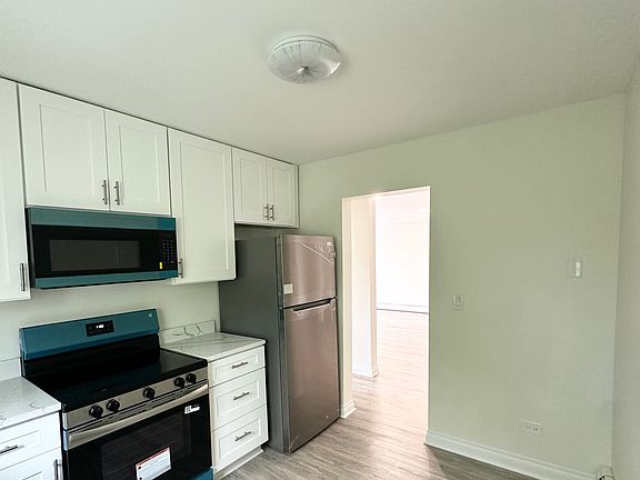 3rd image of 1354 Washington St #303
