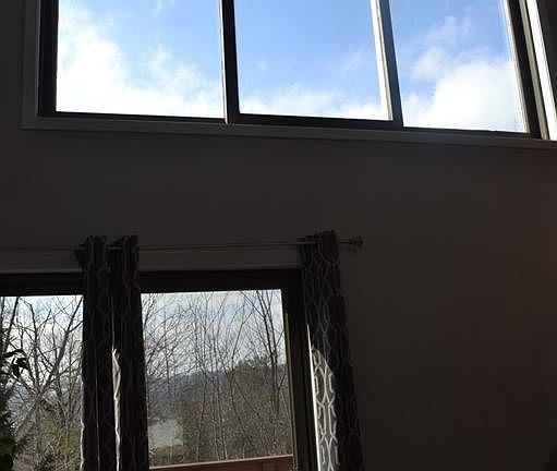 3rd image of 825 Rosewood Ter
