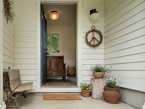 3rd image of 1712 Crescent Road