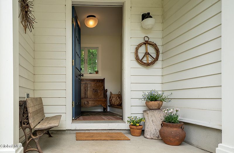 3rd image of 1712 Crescent Road