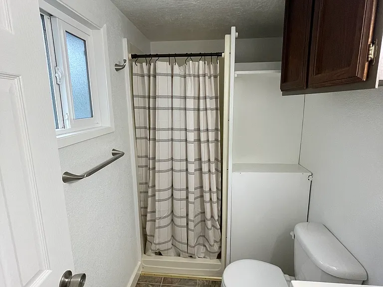 2200 NE Holmes Rd #3 — Photo 7