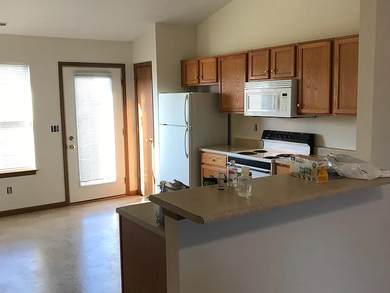 110 Phillips Ct — Photo 5