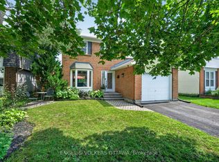 1069 Saint Germain Cres, Ottawa, ON K1C2L7