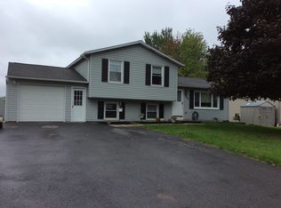 3960 Thrush Ln, Liverpool, NY 13090