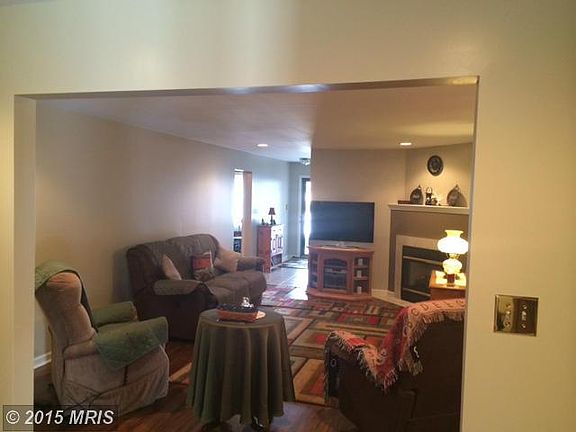 3rd image of 310 Parkwood Dr