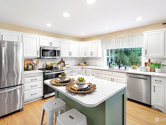 5th image of 15584 Cedar Place SE