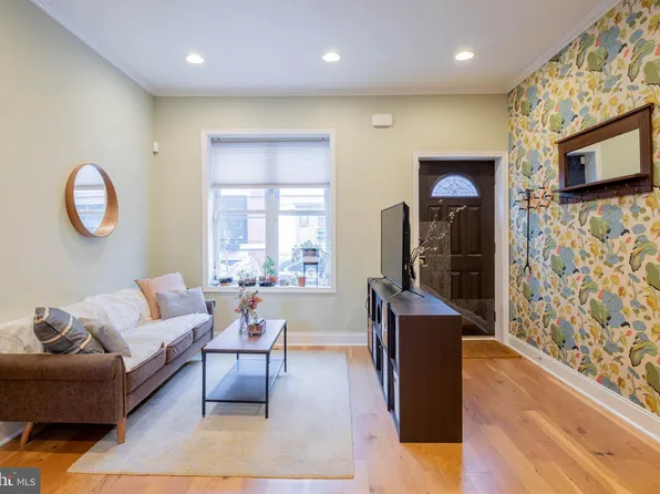 2911 W Flora St, Philadelphia, PA 19121