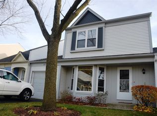 221 W Cherrywood Dr, Palatine, IL 60067