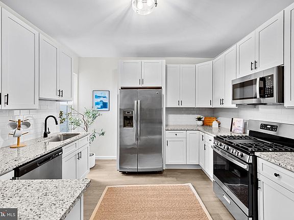 4th image of 2606 Huntingdon Ave