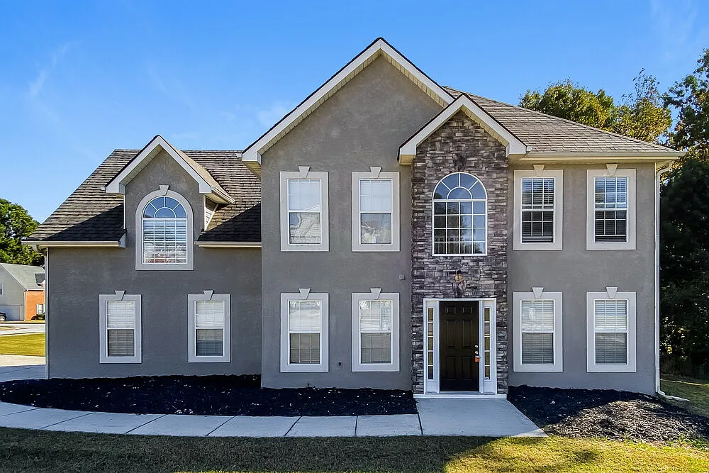 4 bed, 3.0 bath, 2032 sqft, $3,220 — Photo 1