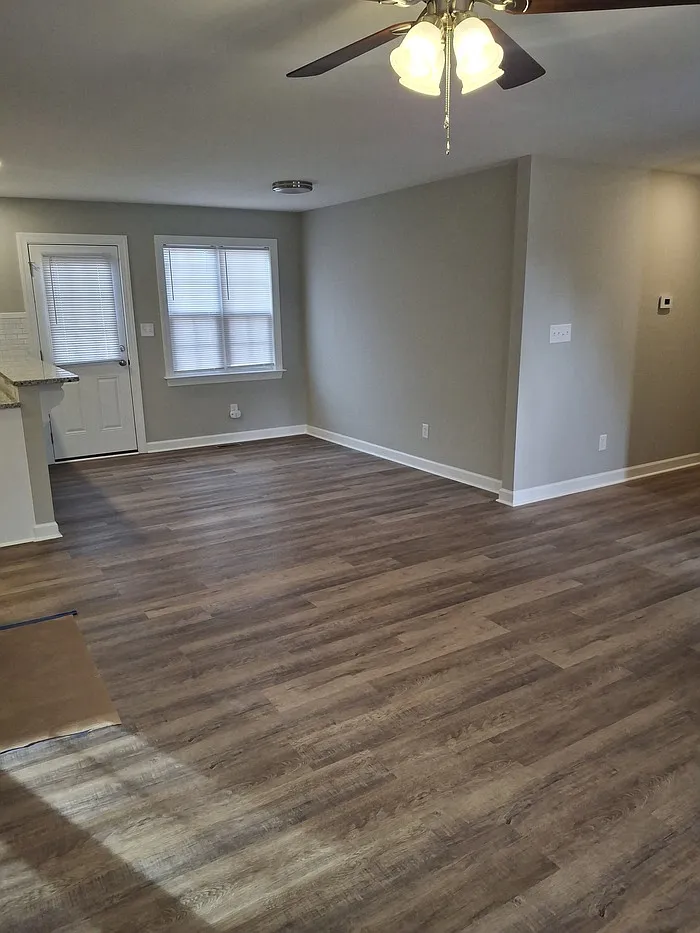 2 bed, 1.5 bath, 926 sqft, $950 — Photo 3