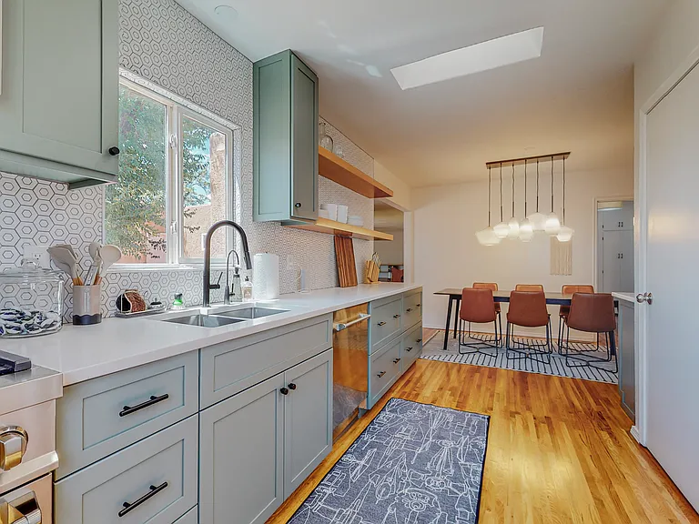 837 Adams St NE — Photo 25