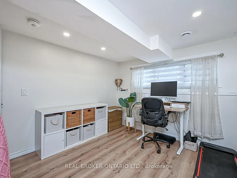 840 Macodrum Dr #LOWER — Photo 17