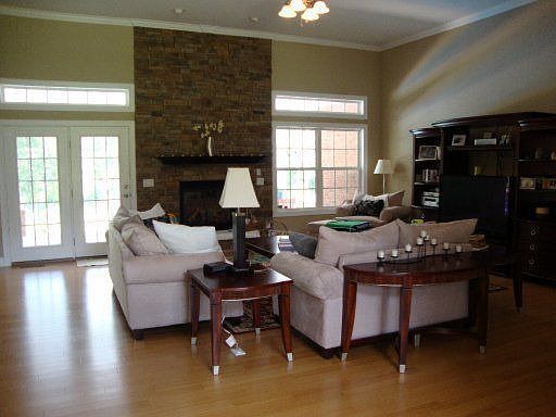 3rd image of 409 Myra Dr