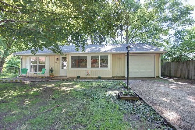 3310 Ridgewood Dr photo 1