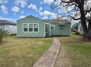 1427 W 7th St, Freeport, TX 77541