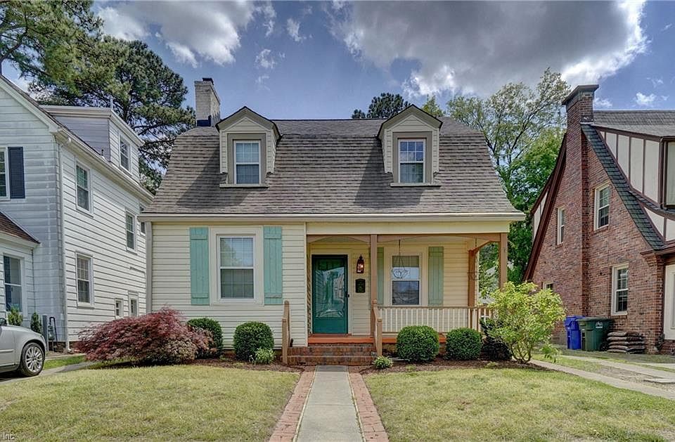 Welcome to 1343 Westmoreland--a charming bungalow deep in the heart of Larchmont